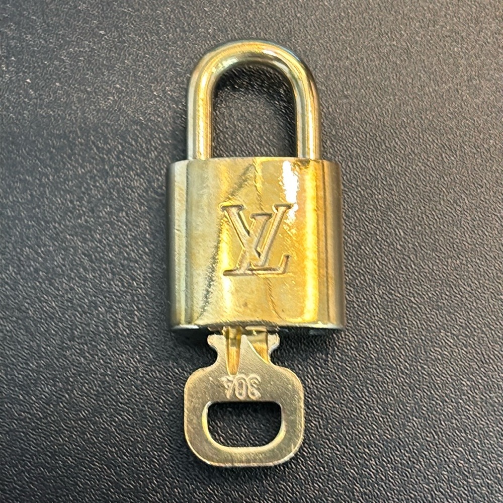 Louis Vuitton Gold Padlock with Key #304